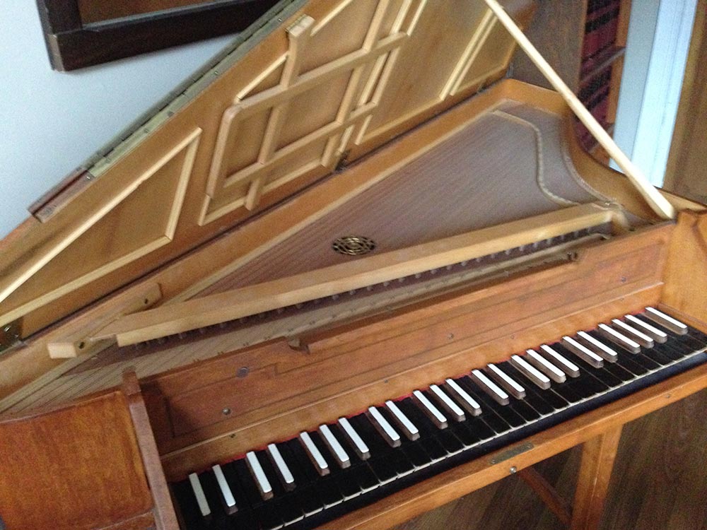 Guest harpsichord